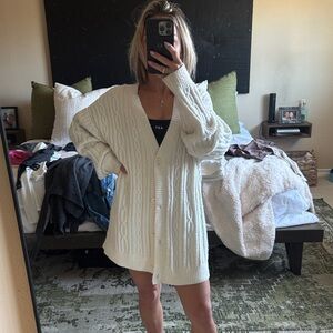 ALO Yoga Cream Cable Knit Oversized V-Neck Cardigan